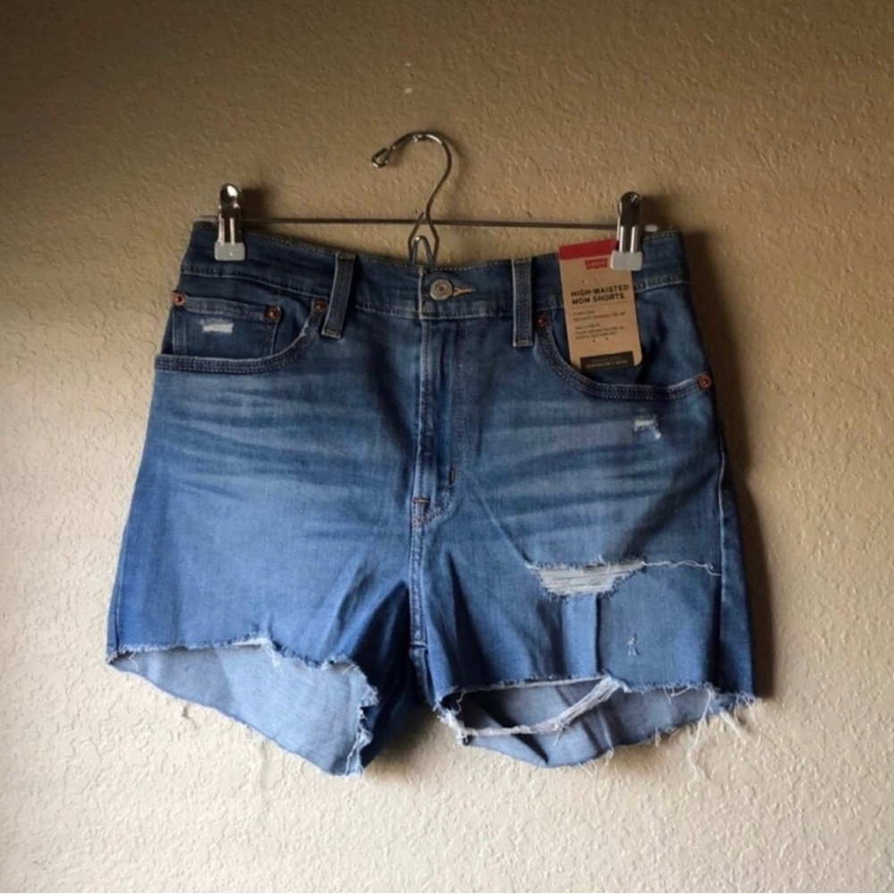 New Levi’s Shorts Women’s High Waisted Mom Shorts Casual Denim Blue Jeans Sz 30